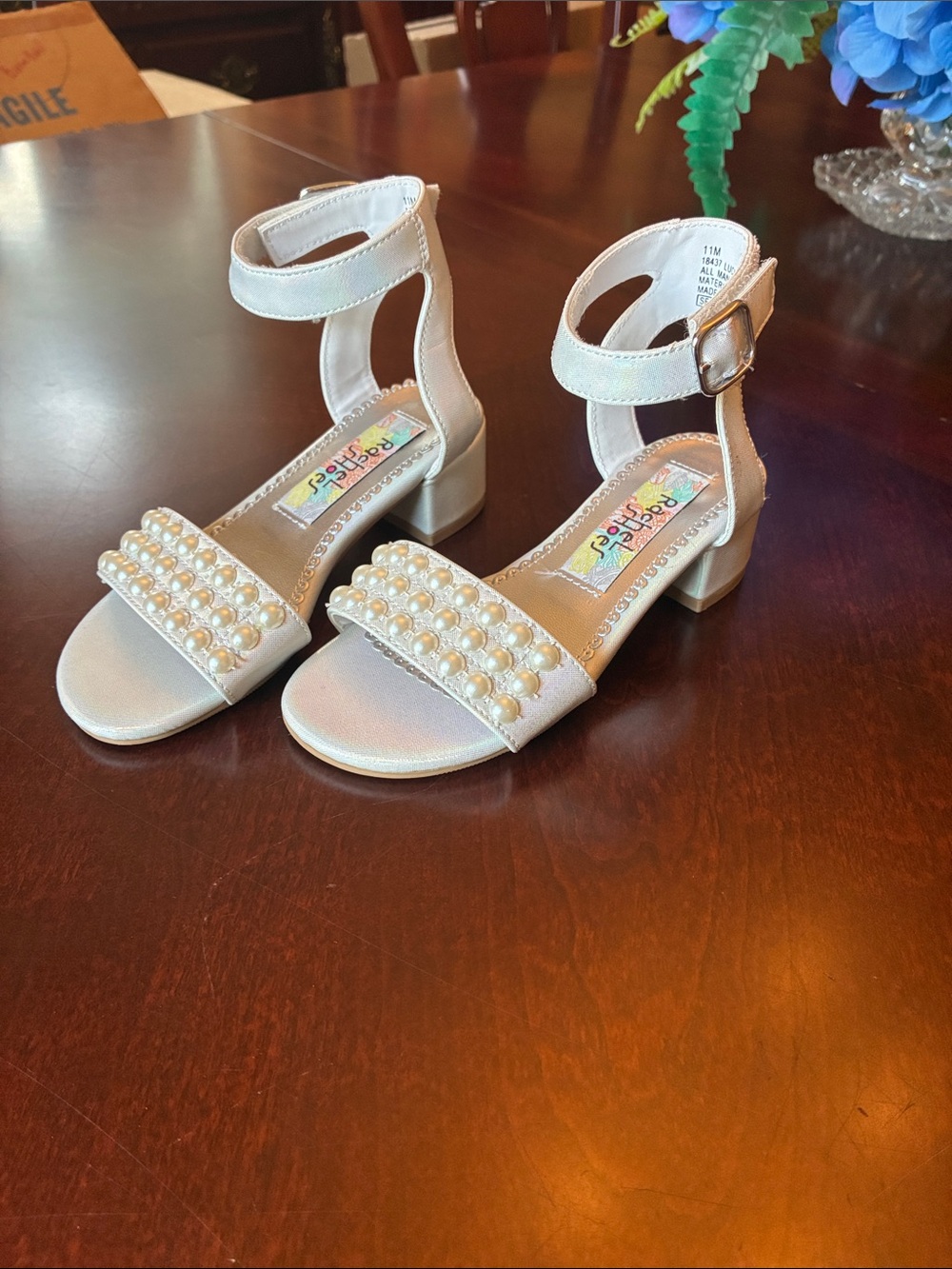 Rachel Shoes Girls Luciana White Pearl Block Heel Dress Sandals Size 11 👑